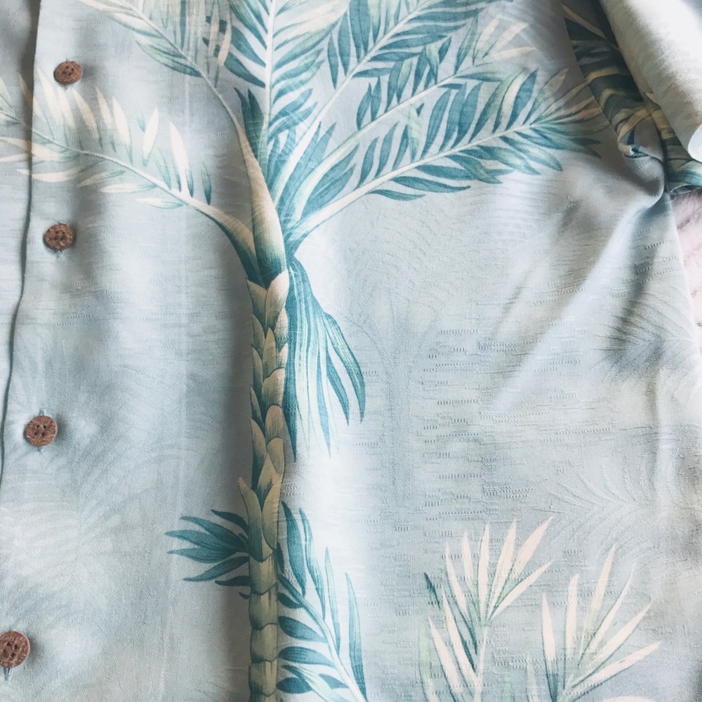 Tommy Bahama Hawaiian Mens 100% Silk Shirt - Picture 4 of 7